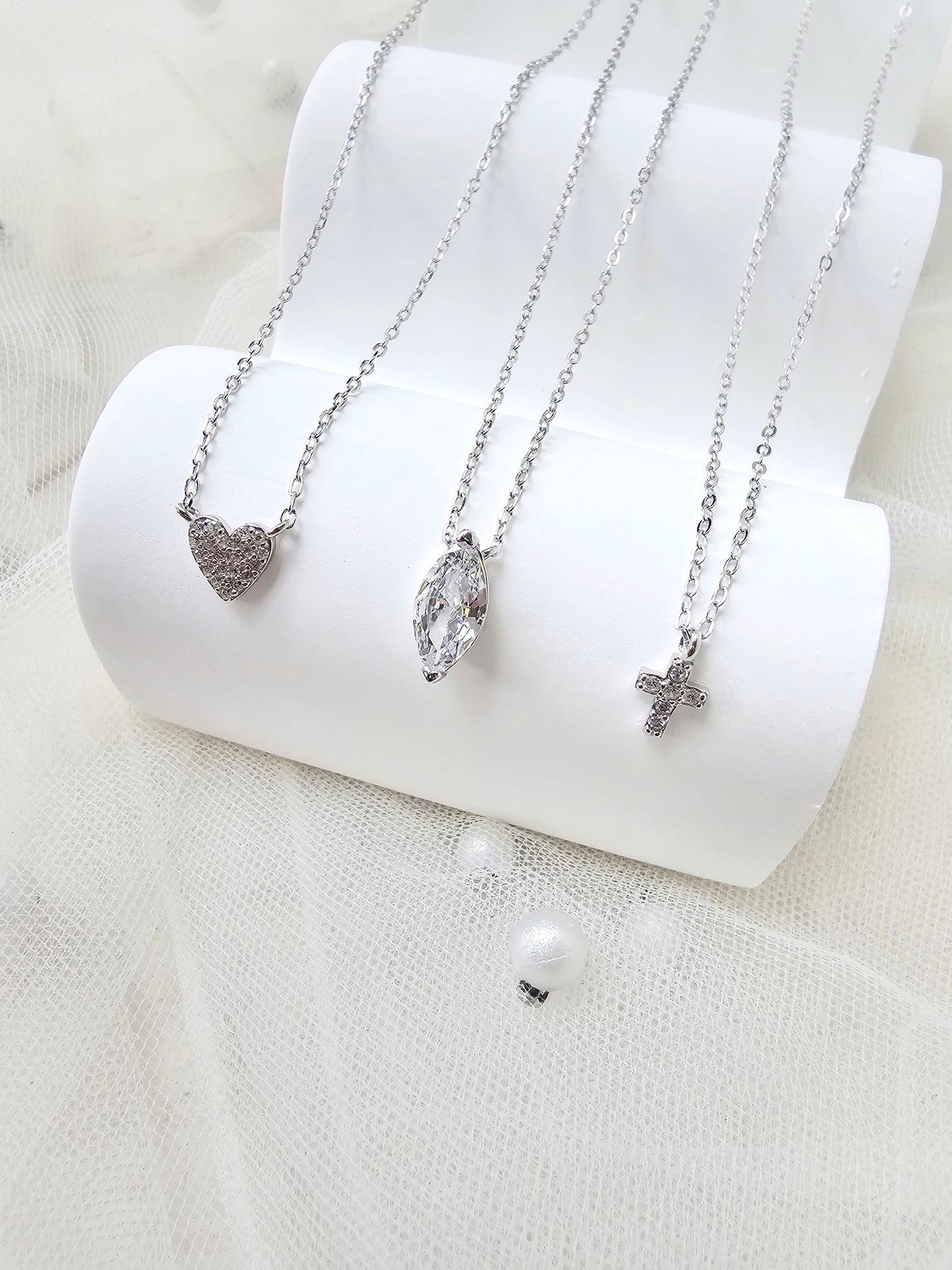 Silver mini necklaces