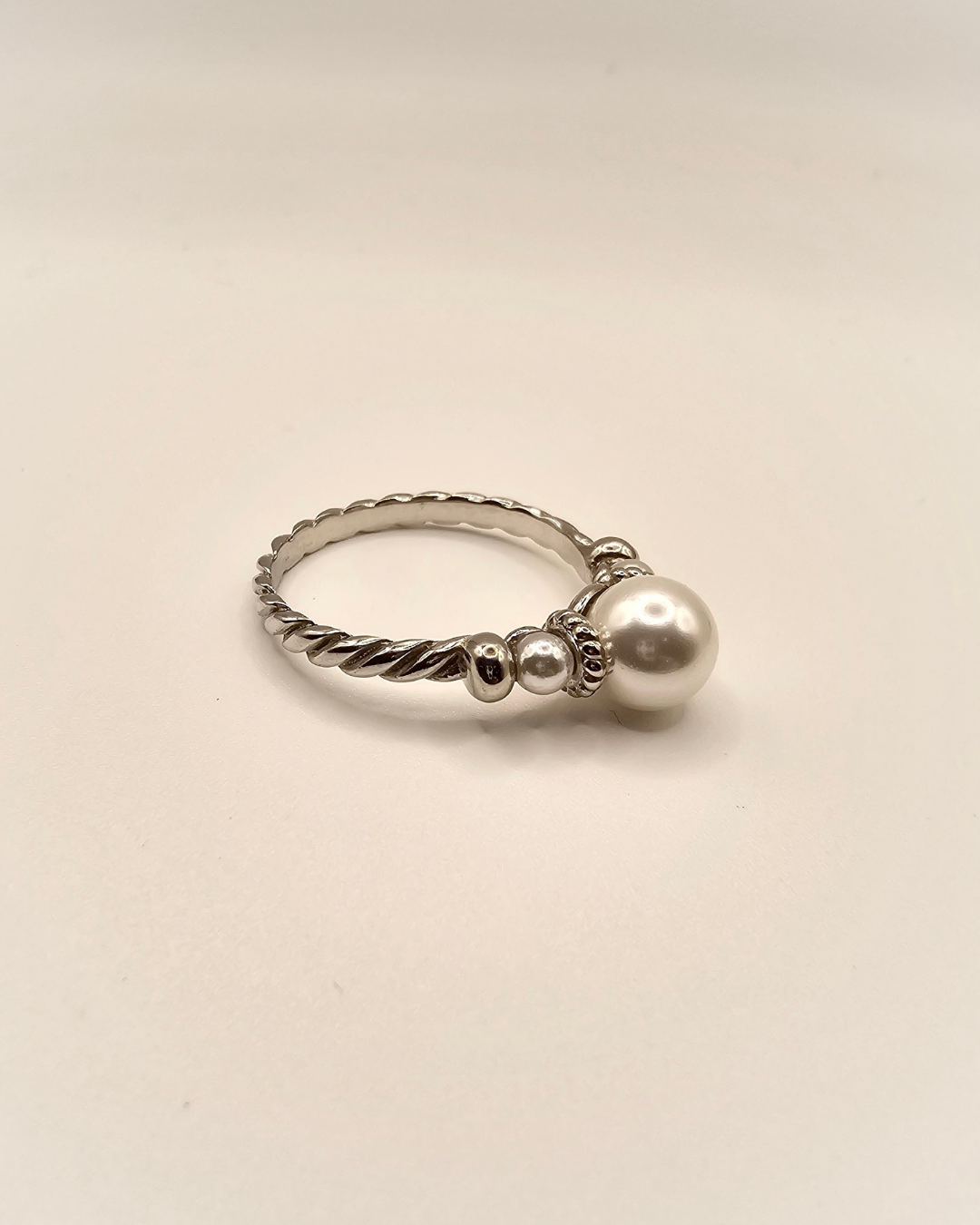 Perlitas ring