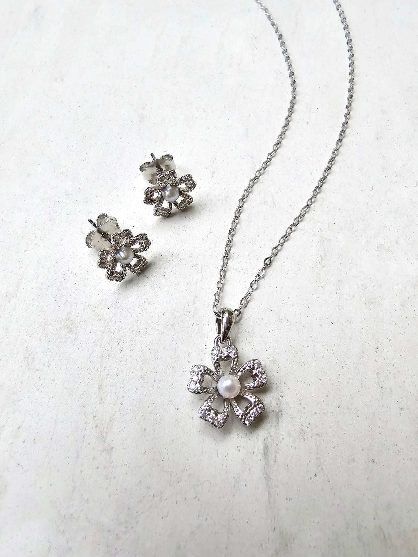 Flower pearl set