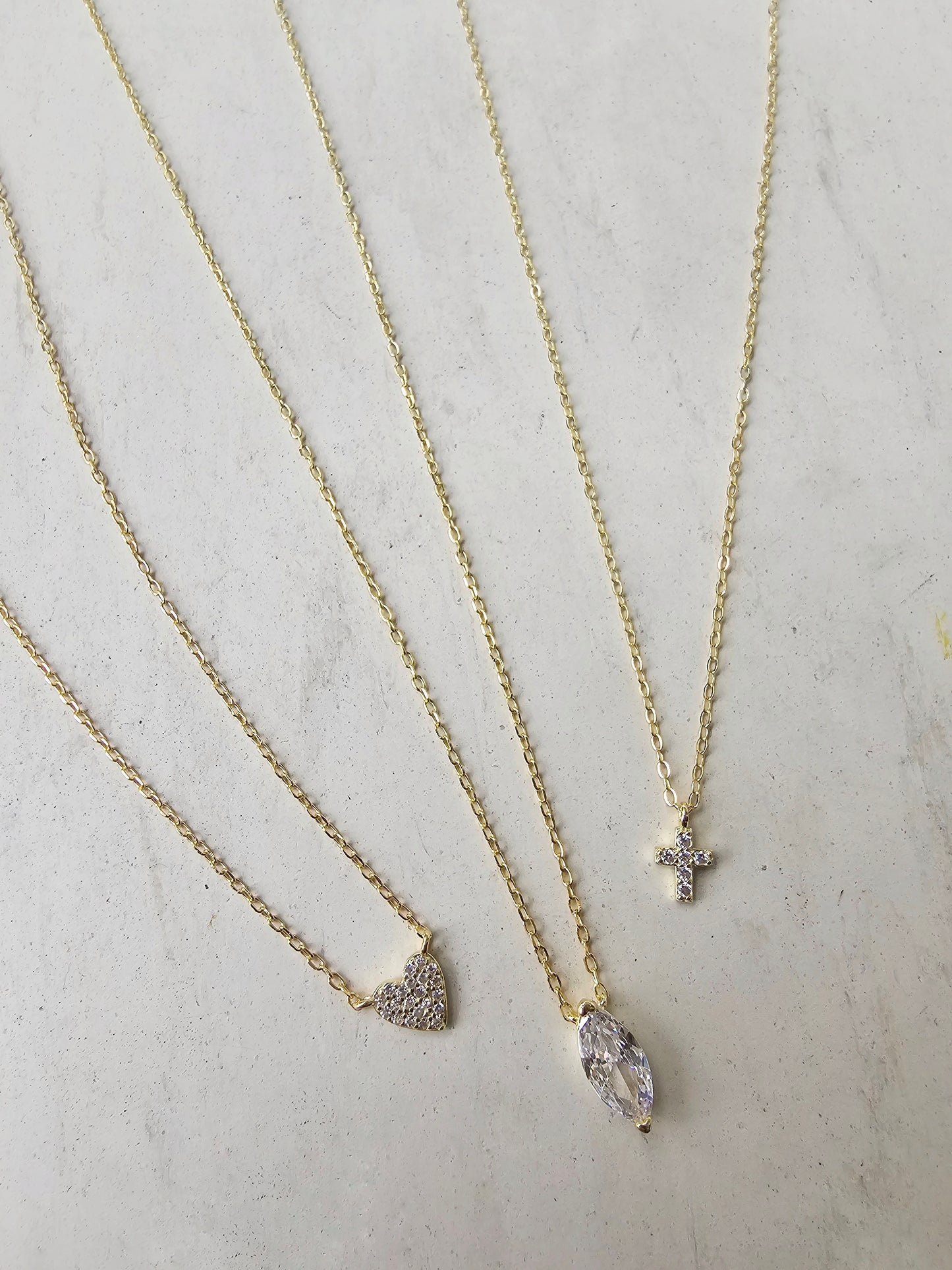 Golden mini necklaces