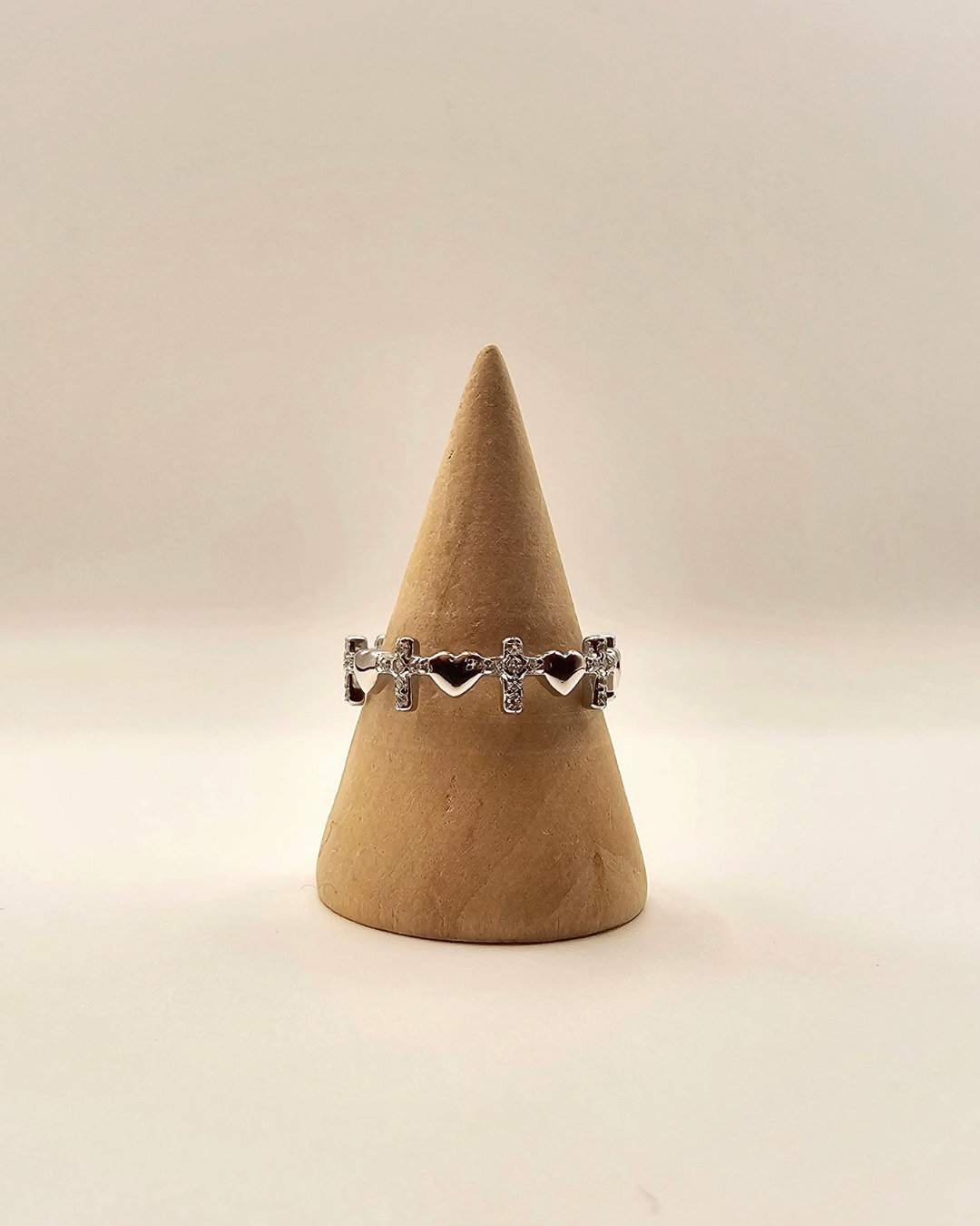 Anillo cruz y corazon