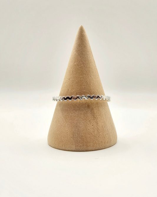 Zigzag ring